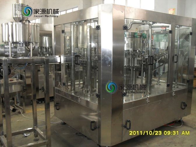 Gekohlte Getränk-Füllmaschine 4000p/h - Getränk der Kapazität 6000p/h/der Energie, das Maschine herstellt 0