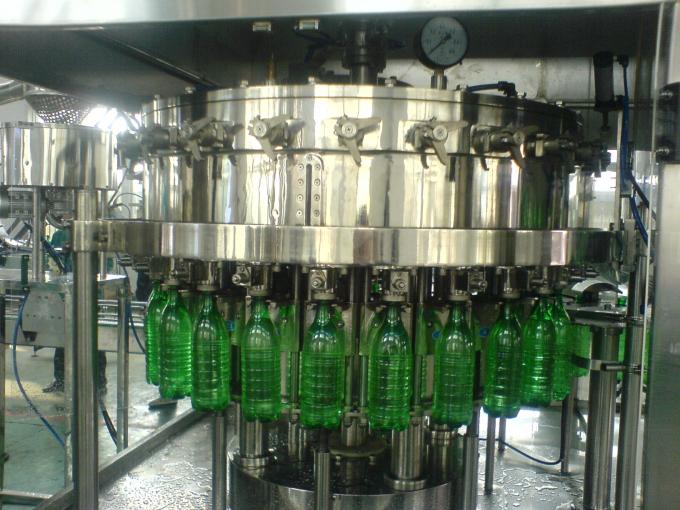 Automatisches Glasflaschen-funkelndes Wasser/Füllmaschine des alkoholfreien Getränkes für HAUSTIER Flasche 4