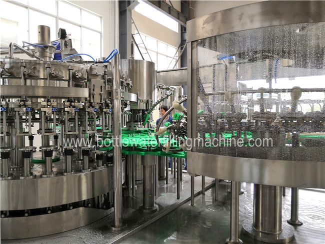 Gewürzte Karbonisations-Maschinen-Wasser-Glas-Flaschenreinigungs-füllende Kennzeichnungslinie 0