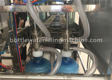 China 3 in 1 20 Liter-Wasser-Flaschen-Füllmaschine-Glas-waschendem füllendem Mit einer Kappe bedecken fournisseur