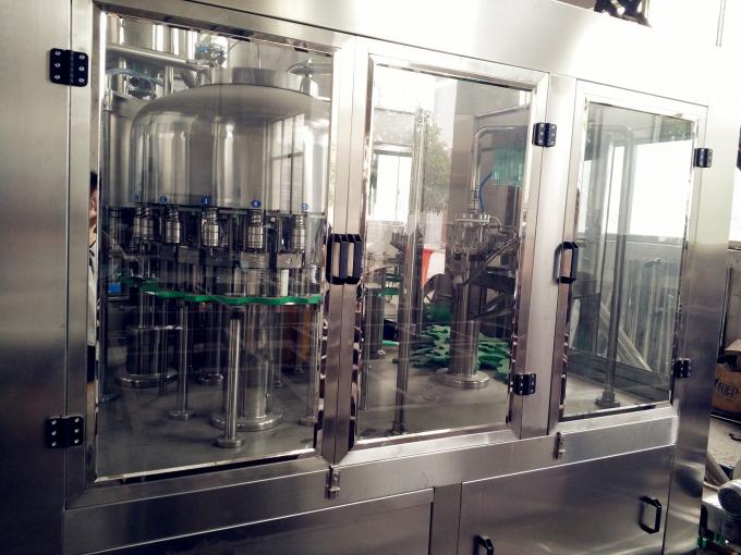 Steuerfruchtsaft-Paket-Maschinen der HAUSTIER 3000kg Flaschen-Füllmaschine-6000bph PCl 1