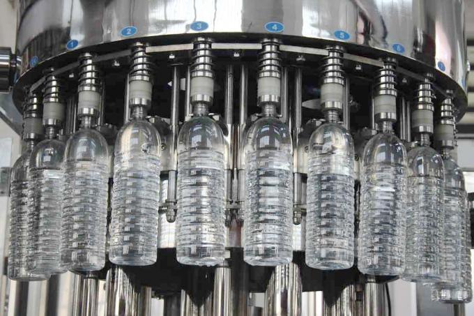 Automatische Mineral-/reine Wasser-Flaschen-Füllmaschine-Reinigung - füllend - mit einer Kappe bedeckendes 3-In-1Unit 6