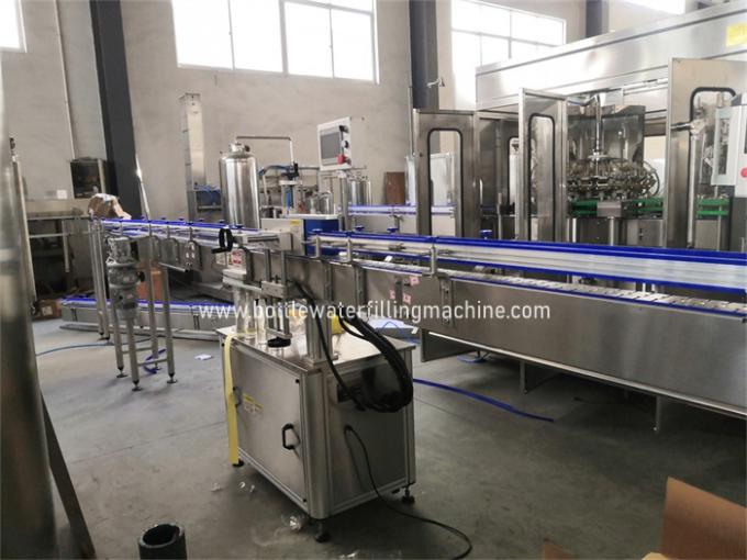 Die Glasflasche, die karbonisiert wird, Getränk das Ausspülen der Fertigungsstraße der Füllmaschine-2000ml 1